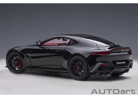 AUTOart 1/18　アストンマーチン ヴァンテージ 2019 （ブラック／カーボンブラック・ルーフ）　70275