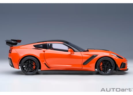 AUTOart 1/18　シボレー コルベット （C7） ZR1 （オレンジ）　71279