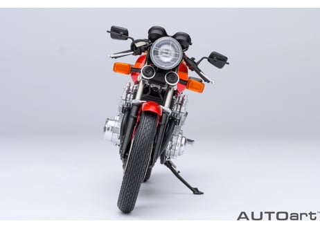 AUTOart 1/12　ホンダ CB750F 「バリバリ伝説」 （「巨摩 郡」 ヘルメット付属）12561