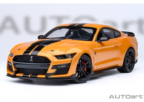 AUTOart 1/18　フォード マスタング シェルビー GT500 （オレンジ／ブラック・ストライプ）　73099