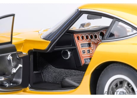 AUTOart 1/18　トヨタ 2000GT 1967 （ゴールド）　79549