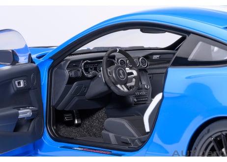 AUTOart 1/18　フォード マスタング シェルビー GT500 （ブルー／ホワイト・ストライプ）　73094