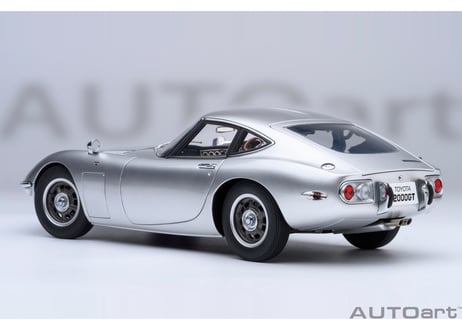 AUTOart 1/18　トヨタ 2000GT 1967 （シルバー）　79548