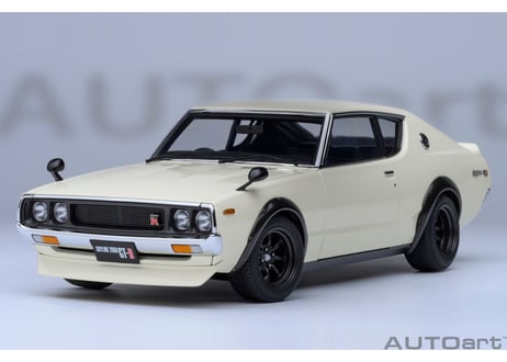 AUTOart 1/18　日産 スカイライン 2000GT-R （KPGC110） チューンド・バージョン （ホワイト）　77467