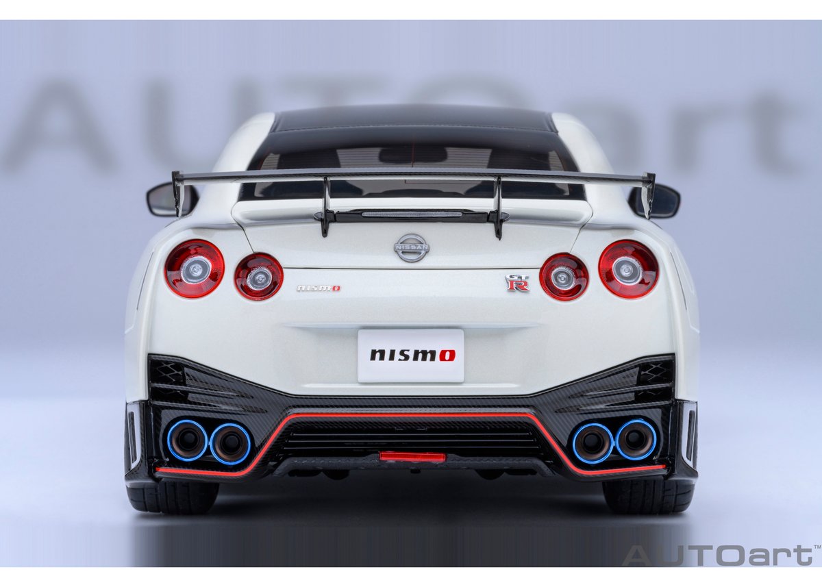 【特価！】日産 GT-R ホワイト 1/18 京商 R35 送料無料 京商 1/18 日産 GT-R ニスモ 2024 スペシャルエディション ホワイト