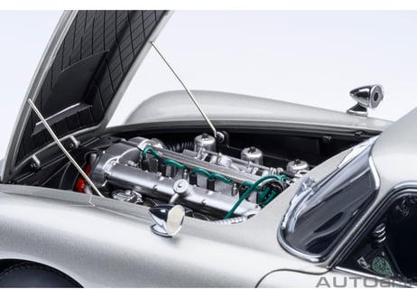AUTOart 1/18　アストンマーチン DB5 「007／ゴールドフィンガー」 ボンドカー　70296