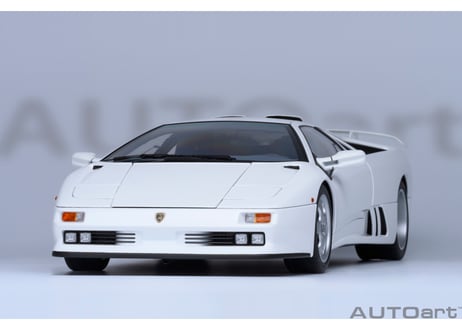 AUTOart 1/18　ランボルギーニ ディアブロ SE30 イオタ （ホワイト）　79145