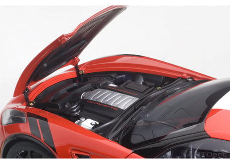 AUTOart 1/18　シボレー コルベット (C7) グランスポーツ (レッド／ホワイト・ストライプ) ※ブラック・ハッシュマーク　71274
