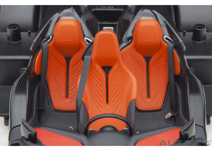 AUTOart 1/18 マクラーレン スピードテール (メタリック AUTOart 1/18 マクラーレン スピードテール (メタリック