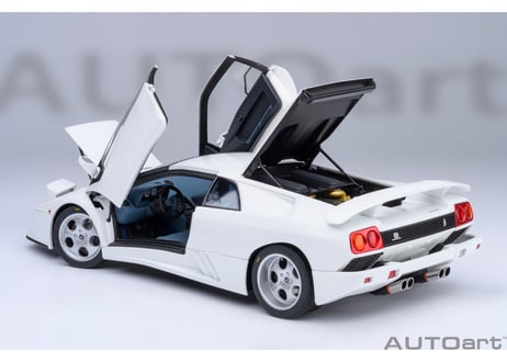 AUTOart 1/18　ランボルギーニ ディアブロ SE30 イオタ （ホワイト）　79145
