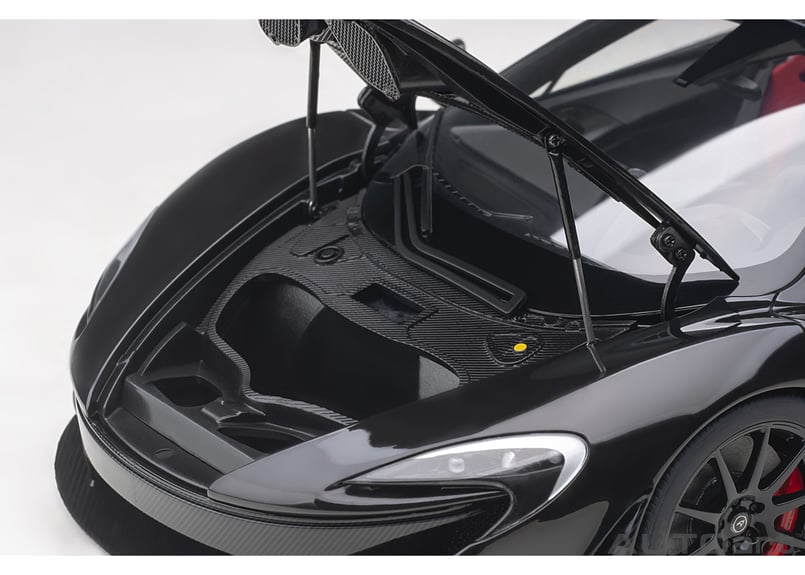 AUTOart 1/18 マクラーレン P1 (メタリック・ブラック/レッド AUTOart 1/18 マクラーレン P1 (メタリック・ブラック/レッド