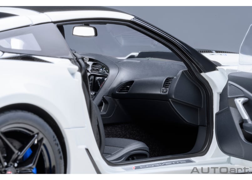 AUTOart 1/18 シボレー コルベット (C7) ZR1 (ホワイト AUTOart 1/18 シボレー コルベット (C7) ZR1 (ホワイト