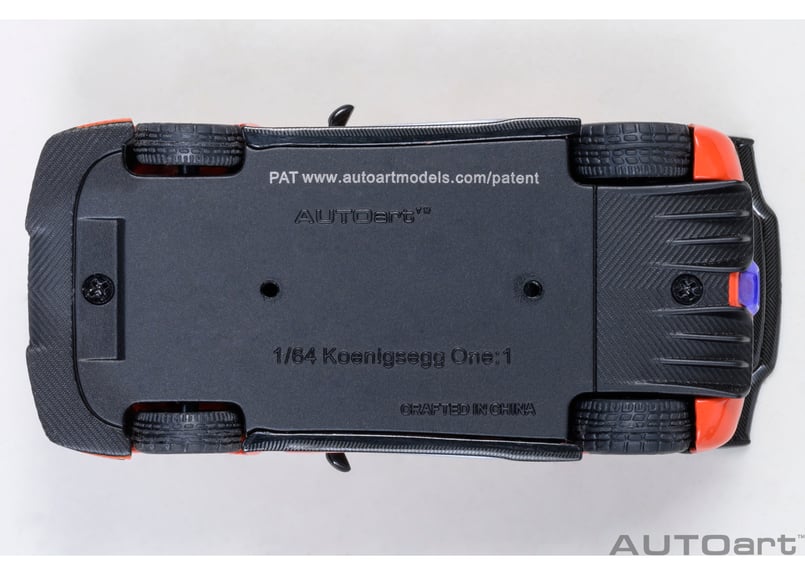 オートアート ケーニングセグ One1 AUTOart 1/64 ケ－ニグセグ One：1 （メタリック・シルバー／カーボン
