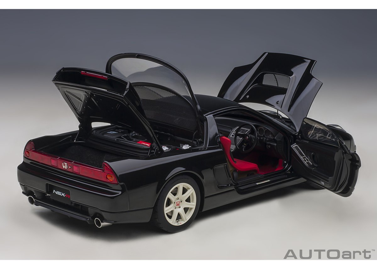 AUTOart 1/18 ホンダ NSX-R (NA2)(ベルリナブラック) 73216 AUTOart 1/18 ホンダ NSX-R (NA2)(ベルリナブラック) 73216