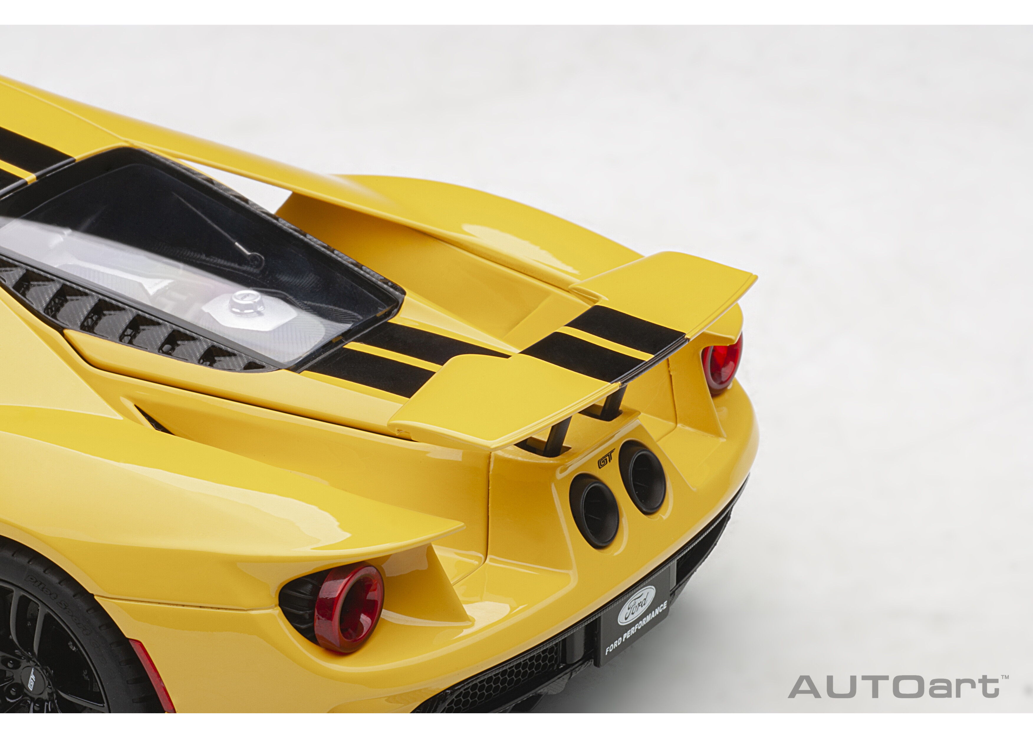 AUTOart 1/18 フォード GT 2017 （イエロー／ブラック・ストライプ