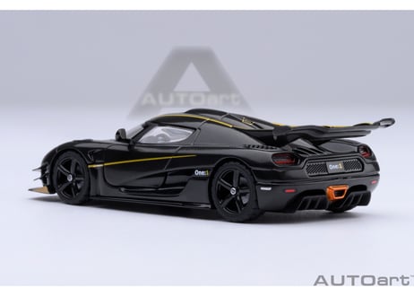 AUTOart 1/64　ケ－ニグセグ One：1 （カーボン・ブラック／ゴールド）　20043