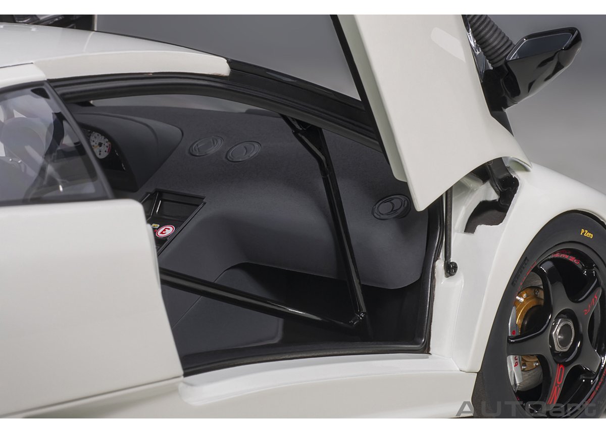 AUTOart 1/18 ランボルギーニ ディアブロ SV-R (IMPACT WHITE AUTOart 1/18 ランボルギーニ ディアブロ SV-R (IMPACT WHITE