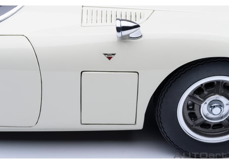 AUTOart 1/18　トヨタ 2000GT 1967 （ホワイト）　79546