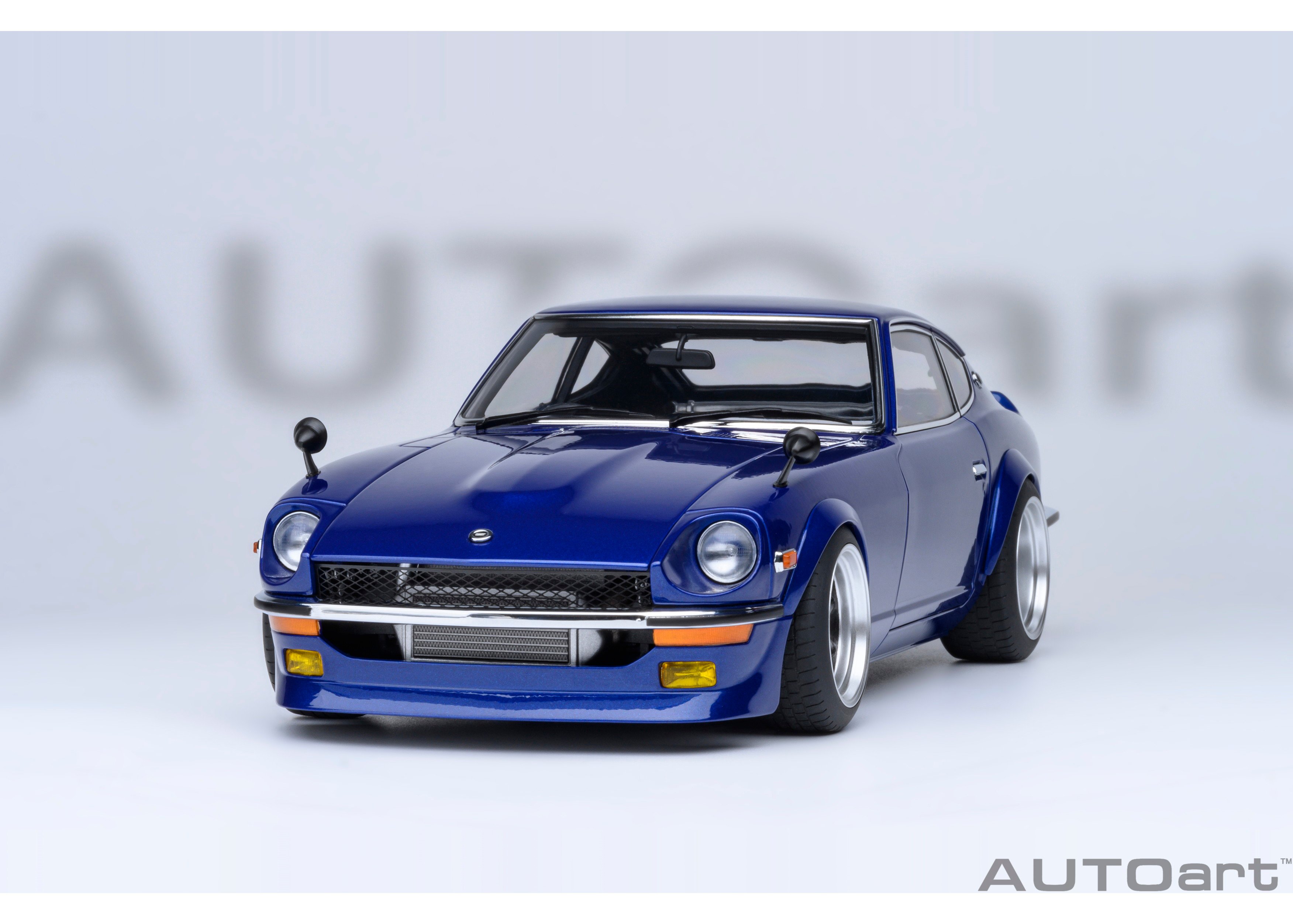 オートアート 1/18 湾岸ミッドナイト 日産フェアレディZ コミック♯1vr AUTOart 1/18 日産 フェアレディZ （S30） 「湾岸ミッドナイト」 悪魔