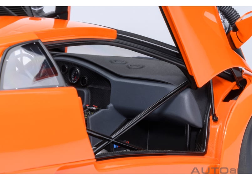 AUTOart 1/18 ランボルギーニ ディアブロ GTR （オレンジ） 79139 | A