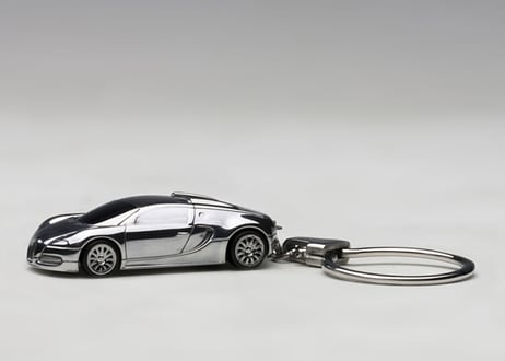 AUTOart  1/87スケール　ブガッティ ヴェイロン キーチェーン （アルミニウム）　41604