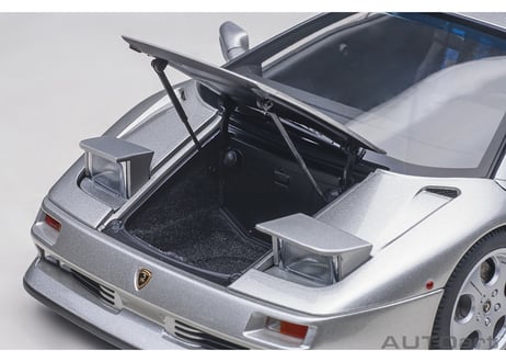 AUTOart 1/18　ランボルギーニ ディアブロ SE30 イオタ （TITANIO／メタリック・シルバー）　79143