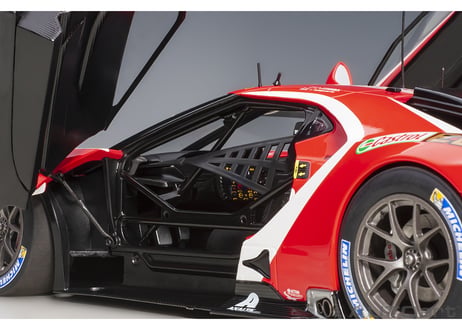 AUTOart 1/18　フォード GT 2019 #67 （ル・マン24時間レース LMGTE Proクラス）（レッド／ホワイト）　81911