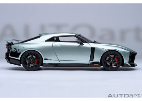 AUTOart 1/18　NISSAN GT-R50 by ITALDESIGN （メタリック・グリーン／ブラック）　77512