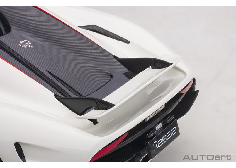 AUTOart 1/18 ケーニグセグ レゲーラ (ホワイト/カーボン AUTOart 1/18 ケーニグセグ レゲーラ (ホワイト/カーボン