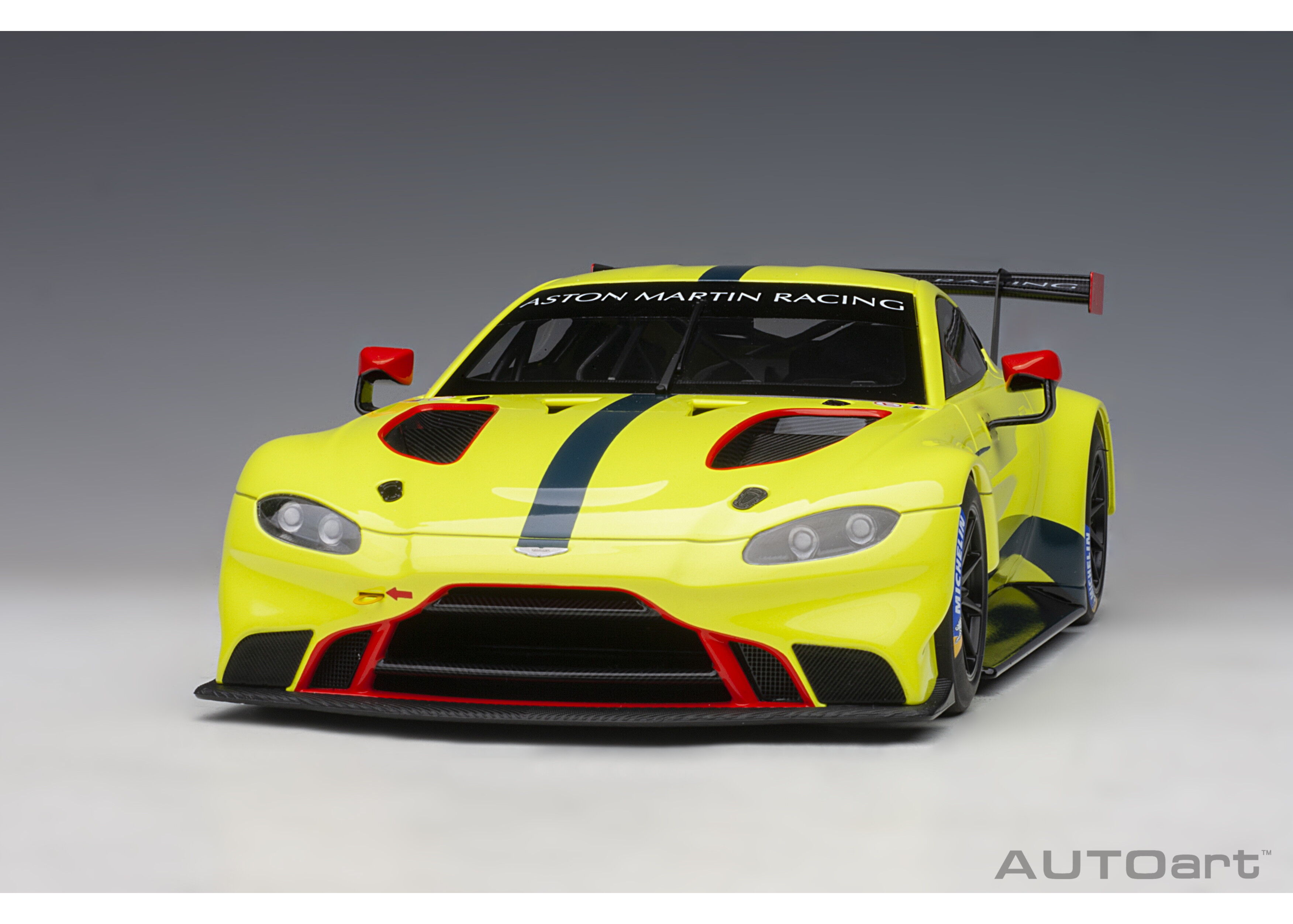 AUTOart Aston Martin Vantage ミニカー1:18 original