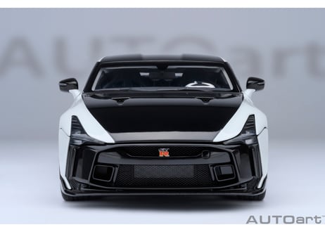 AUTOart 1/18　NISSAN GT-R50 by ITALDESIGN （メタリック・ホワイト／ブラック）　77511