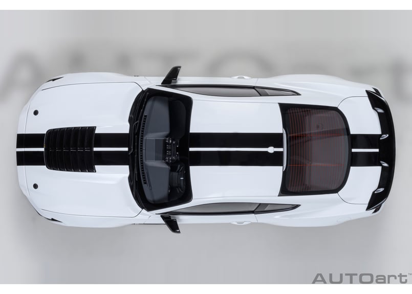 AUTOart 1/18 フォード マスタング シェルビー GT500 （ホワイト
