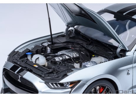 AUTOart 1/18　フォード マスタング シェルビー GT500 （シルバー／ブラック・ストライプ）　73096
