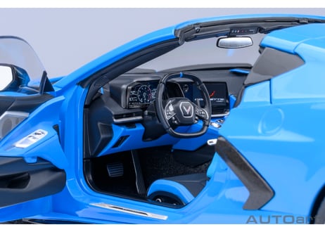 AUTOart 1/18　シボレー コルベット （C8） スティングレイ Z51 （ブルー）　71281