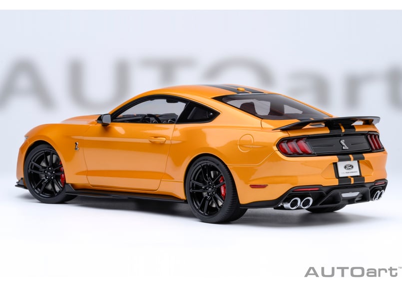 AUTOart 1/18 フォード マスタング シェルビー GT500 (オレンジ AUTOart 1/18 フォード マスタング シェルビー GT500 (オレンジ