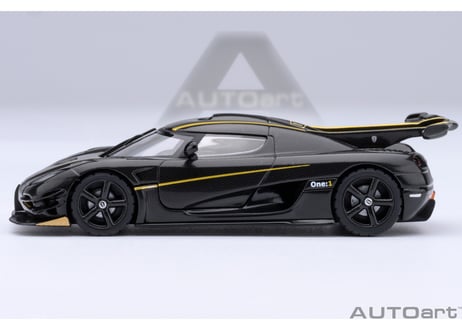 AUTOart 1/64　ケ－ニグセグ One：1 （カーボン・ブラック／ゴールド）　20043