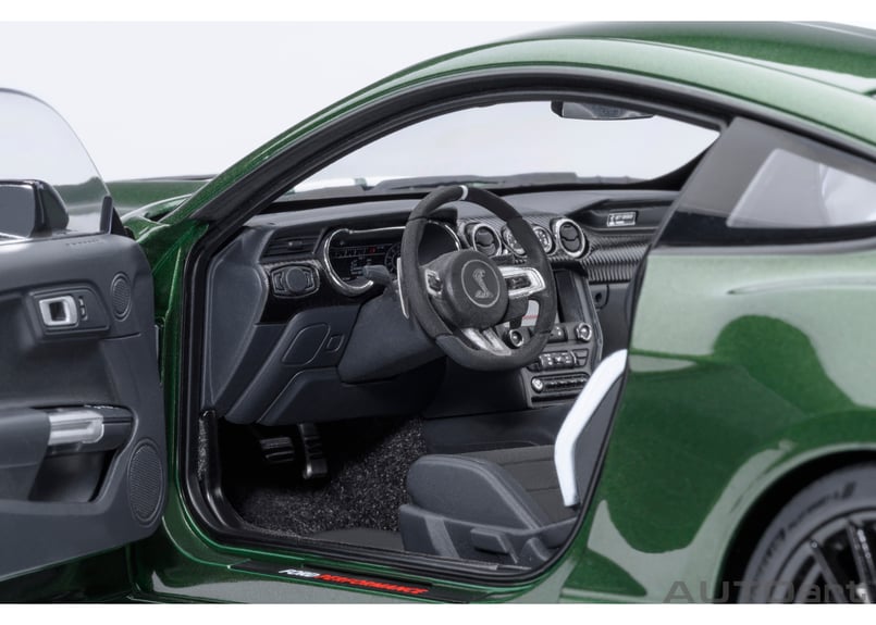 AUTOart 1/18 フォード マスタング シェルビー GT500 （グリーン