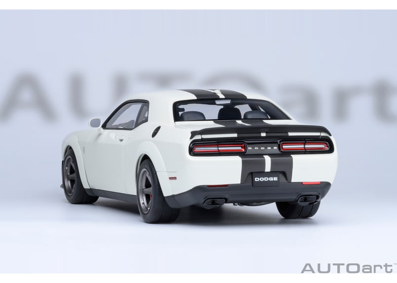 AUTOart 1/18 ダッジ チャレンジャー SRT スーパー ストック 2023