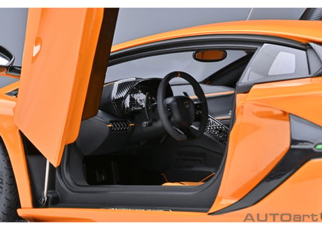 AUTOart 1/18　 ランボルギーニ アヴェンタドール SVJ （パール・オレンジ）　79218