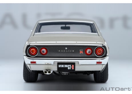 ”オンラインストア限定モデル”　AUTOart 1/18　日産 スカイライン 2000GT-R （KPGC110） チューンド・バージョン（シルバー／カーボン・ボンネット）　77477