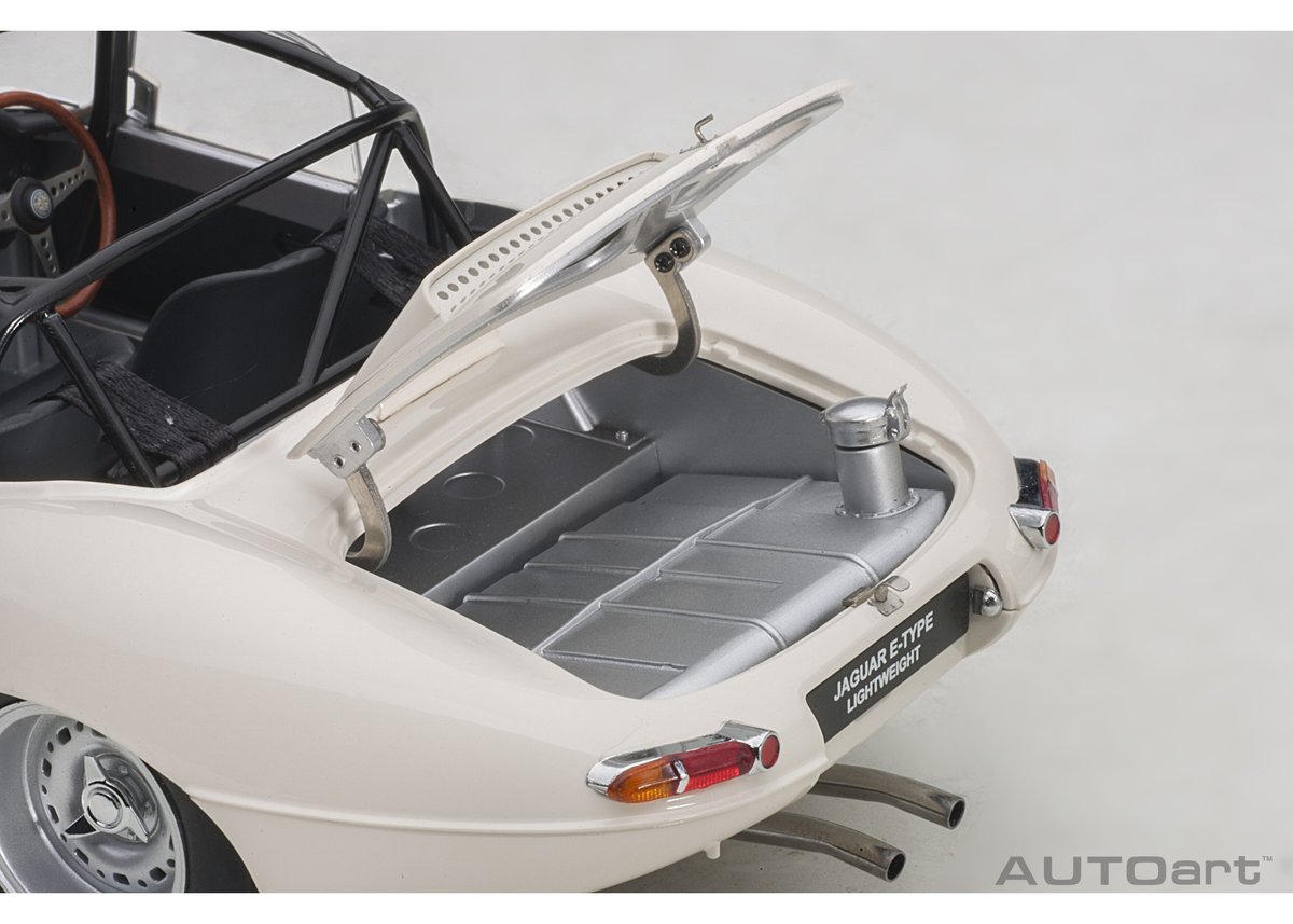 AUTOart 1/18 ジャガー ライトウェイト Eタイプ (ホワイト AUTOart 1/18 ジャガー ライトウェイト Eタイプ (ホワイト