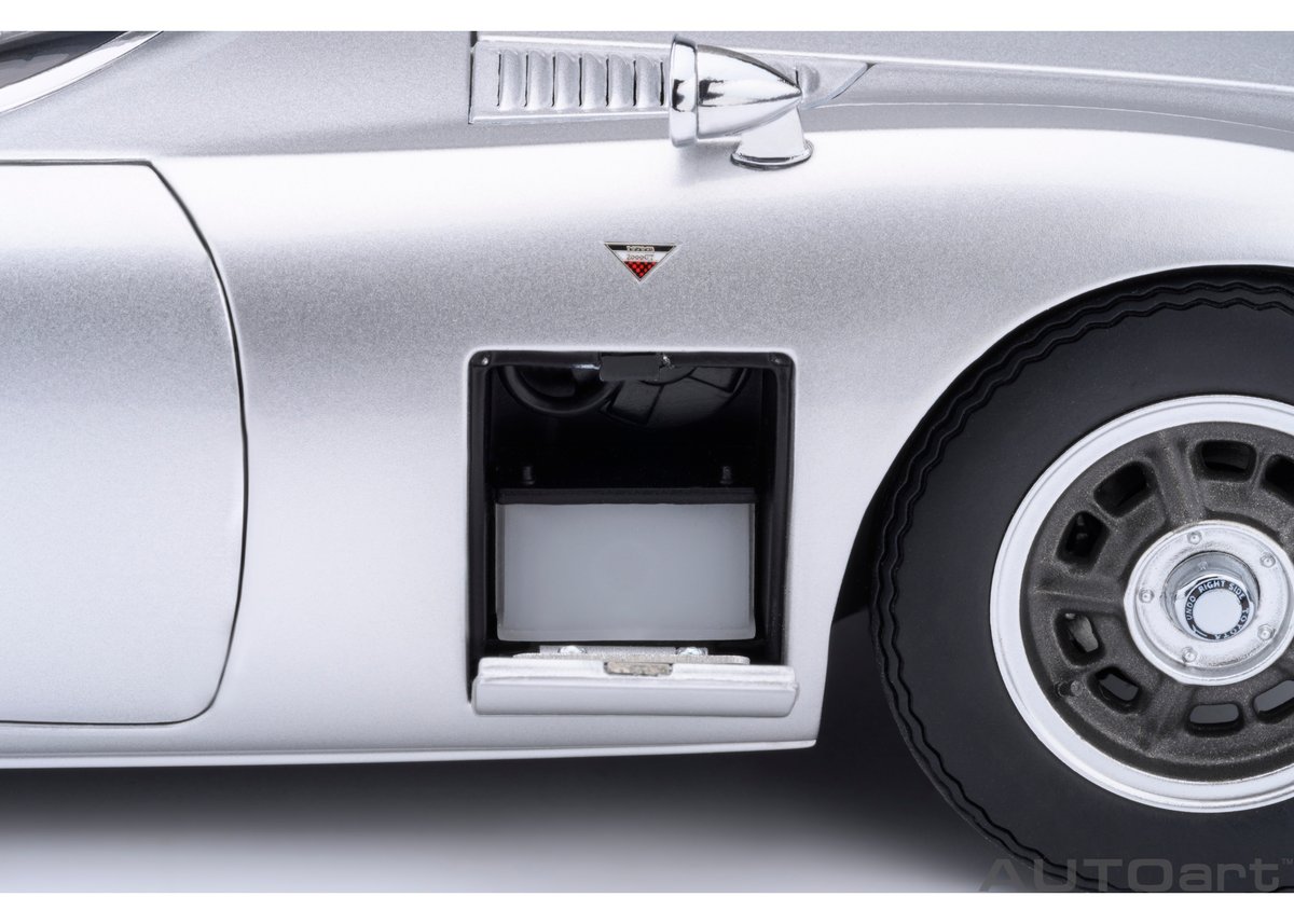 AUTOart 1/18 トヨタ 2000GT 1967 （シルバー） 79548 | AUT