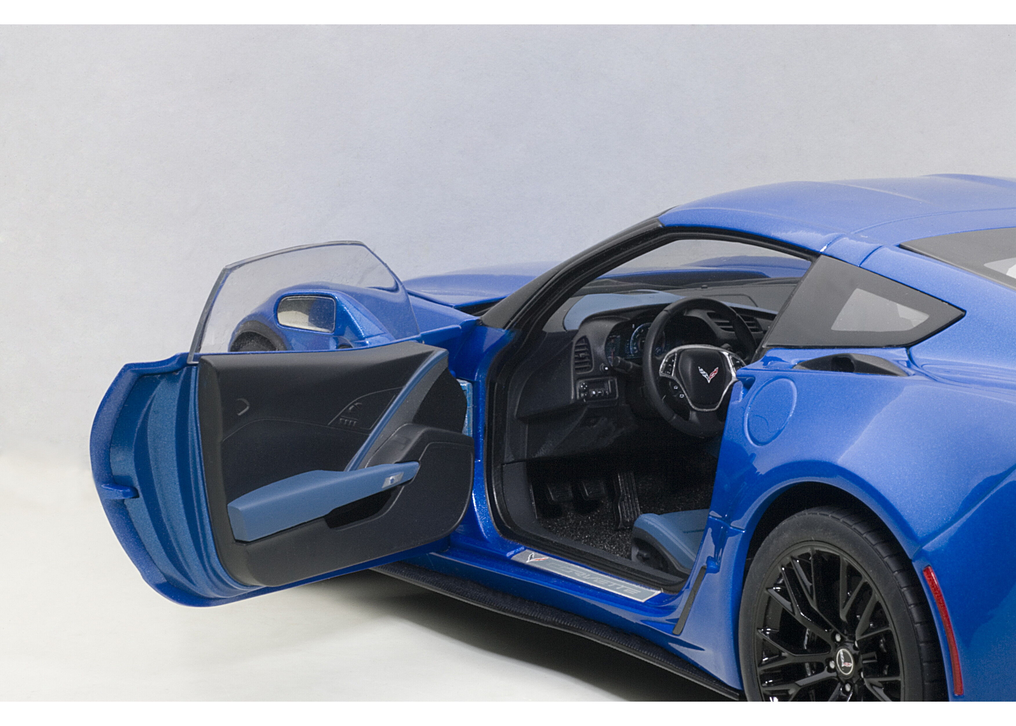AUTOart 1/18 シボレー コルベット (C7) Z06 (ブルー) 71265 |