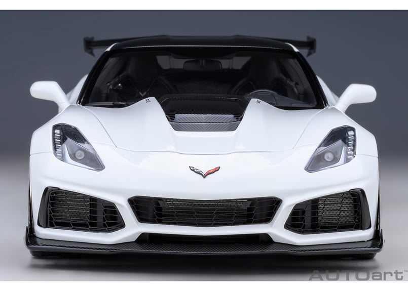 AUTOart 1/18 シボレー コルベット (C7) ZR1 (ホワイト AUTOart 1/18 シボレー コルベット (C7) ZR1 (ホワイト