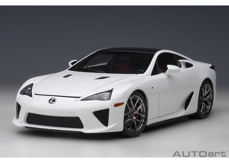 AUTOart 1/18　レクサス LFA （ホワイテスト・ホワイト／ブラック・カーボン）　78851