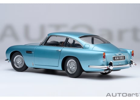 AUTOart 1/18　アストンマーチン DB5 （ライトブルー・パール）　70288