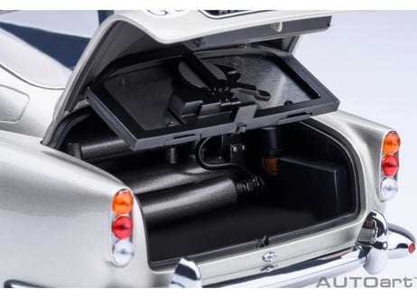 AUTOart 1/18　アストンマーチン DB5 「007／ゴールドフィンガー」 ボンドカー　70296