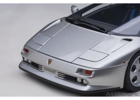 AUTOart 1/18　ランボルギーニ ディアブロ SE30 イオタ （TITANIO／メタリック・シルバー）　79143