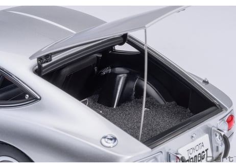 AUTOart 1/18　トヨタ 2000GT 1967 （シルバー）　79548