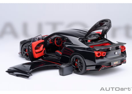AUTOart 1/18　NISSAN GT-R50 by ITALDESIGN （ブラック／マット・ブラック）　77513